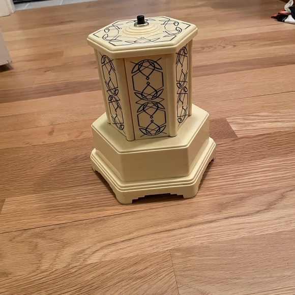 Vintage Swiss Harmony,inc The Roundelay, Rotating Lipstick/Cigarette Organizer - Picture 8 of 14